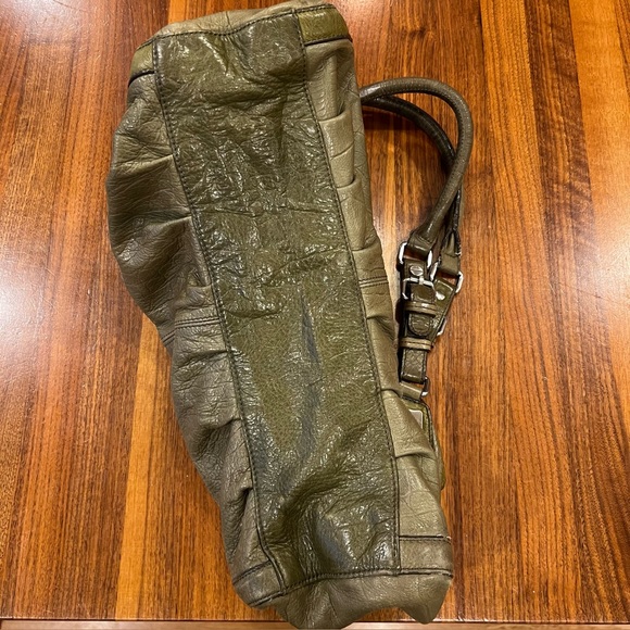 B. MAKOWSKY Leather Purse Shoulder Bag Olive Green Leopard - Picture 4 of 14